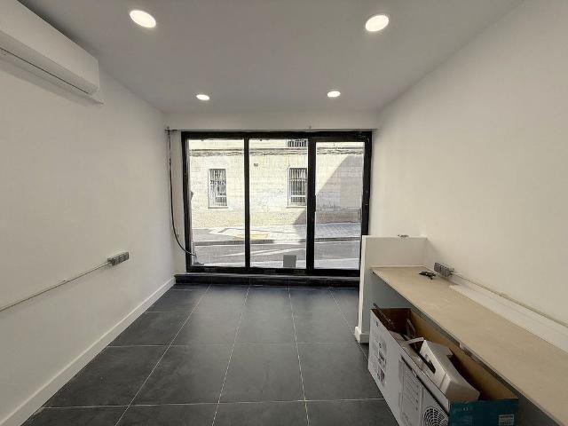 Local comercial en alquiler en calle De Sant Eusebi, Barcelona, de 13 m² 1 habitación por 500