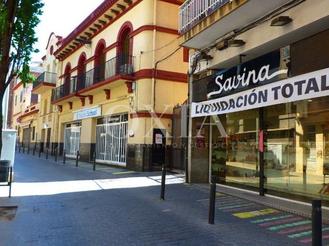 Local comercial en alquiler en calle De Sant Jeroni, Santa Coloma de Gramanet, de 69 m² 2 habitaciones por 768
