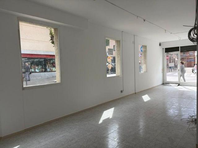 Local comercial en alquiler en calle De Sant Joan, Esparreguera, de 50 m² 1 habitación por 700