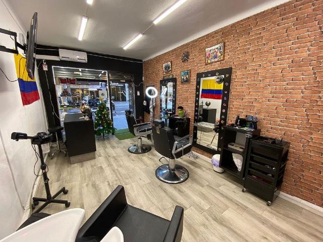 Local comercial en alquiler en calle De Sardenya, Barcelona, de 60 m² 2 habitaciones por 600