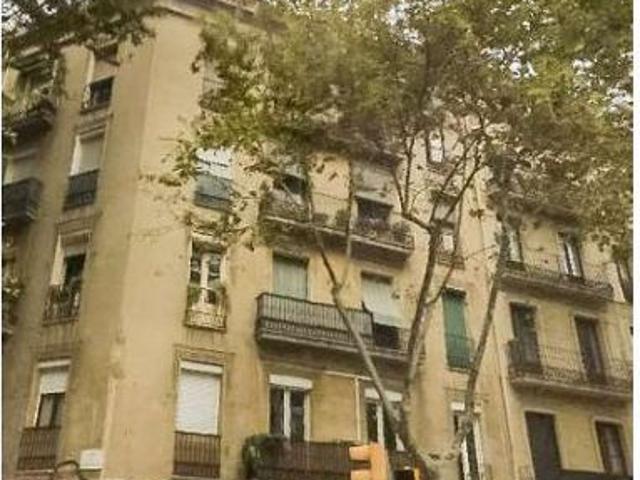 Local comercial en alquiler en calle De Sardenya, Barcelona, de 75 m² 2 habitaciones por 1.600