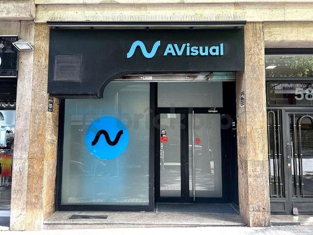 Local comercial en alquiler en calle De Sepúlveda, Barcelona, de 455 m² 4 habitaciones por 3.800