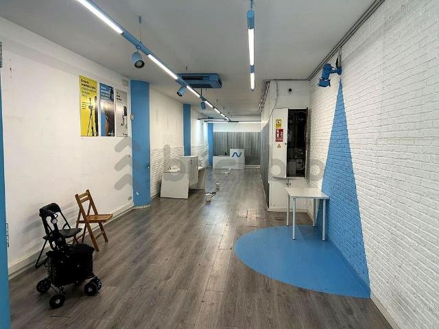 Local comercial en alquiler en calle De Sepúlveda, Barcelona, de 259 m² 4 habitaciones por 4.100