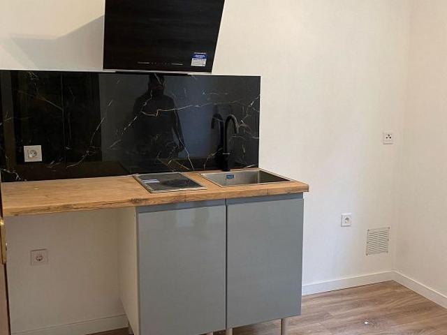 Local comercial en alquiler en calle De Pau Alsina, Barcelona, de 8 m² 1 habitación por 450