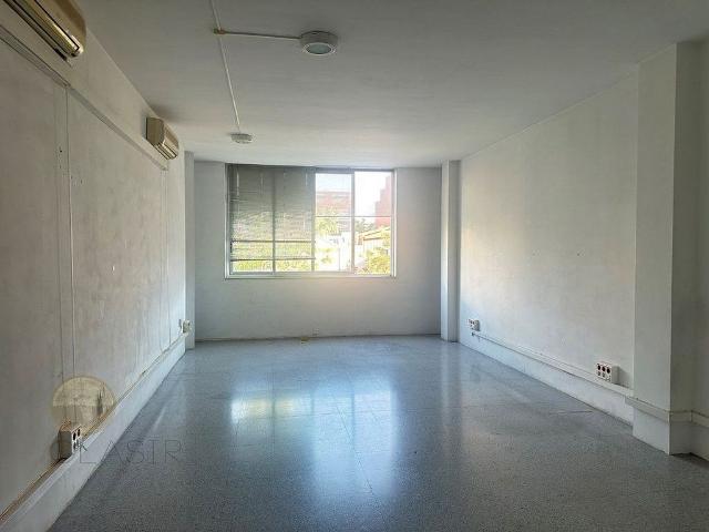 Local comercial en alquiler en calle De Pamplona, Barcelona, de 56 m² por 620