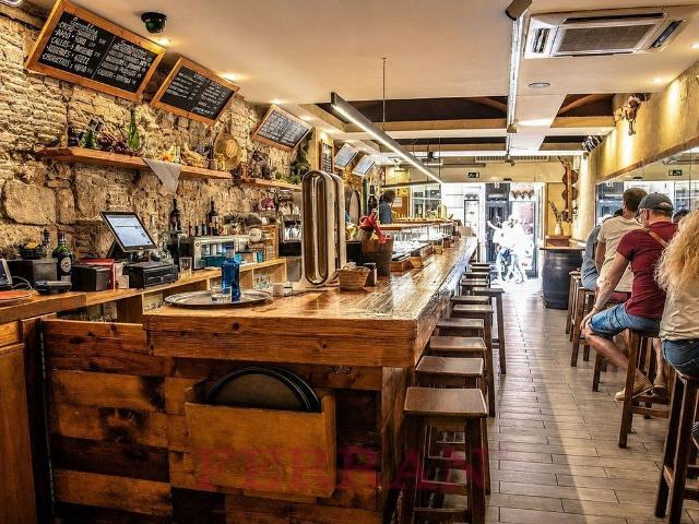 Local comercial en alquiler en calle De Petritxol, Barcelona, de 172 m² 2 habitaciones por 6.000