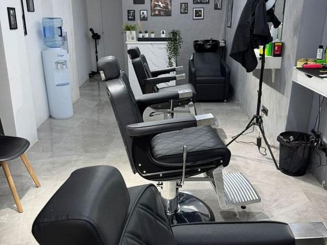 Local comercial en alquiler en calle De Pi i Margall, Barcelona, de 28 m² 5 habitaciones por 810