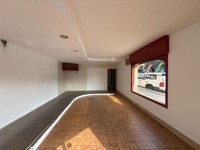 Local comercial en alquiler en calle De Prat de la Riba, Terrassa, de 69 m² 2 habitaciones por 400