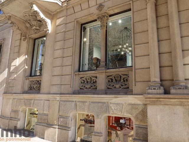 Local comercial en alquiler en calle De Provença, Barcelona, de 51 m² 3 habitaciones por 2.400