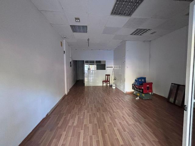 Local comercial en alquiler en calle De Puigcerdà, Barcelona, de 80 m² 2 habitaciones por 800