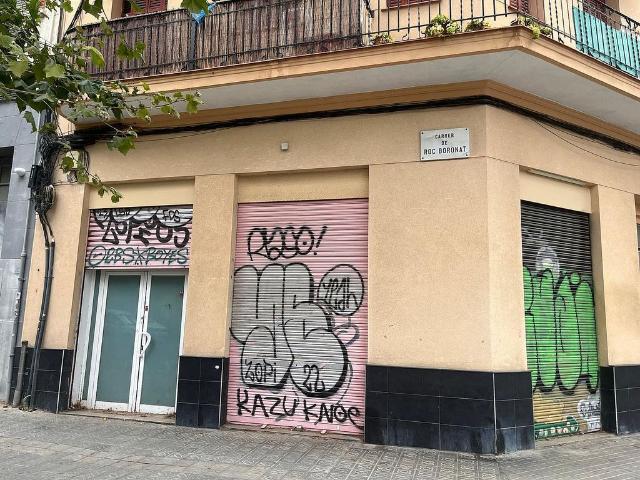 Local comercial en alquiler en calle De Roc Boronat, Barcelona, de 100 m² 4 habitaciones por 1.600