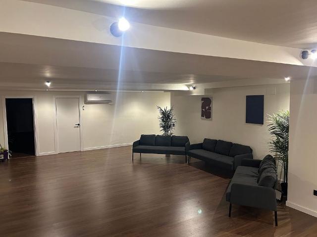 Local comercial en alquiler en calle De Rocafort, Barcelona, de 50 m² 8 habitaciones por 700