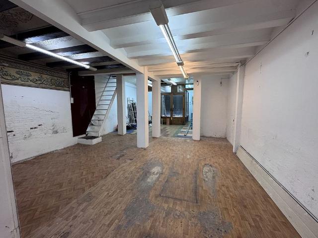 Local comercial en alquiler en calle De Rogent, Barcelona, de 170 m² por 3.000