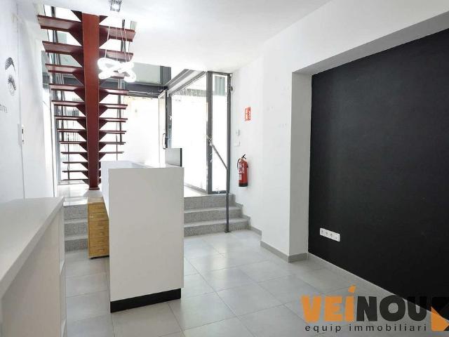Local comercial en alquiler en calle De Roger de Flor, Barcelona, de 93 m² 4 habitaciones por 1.200