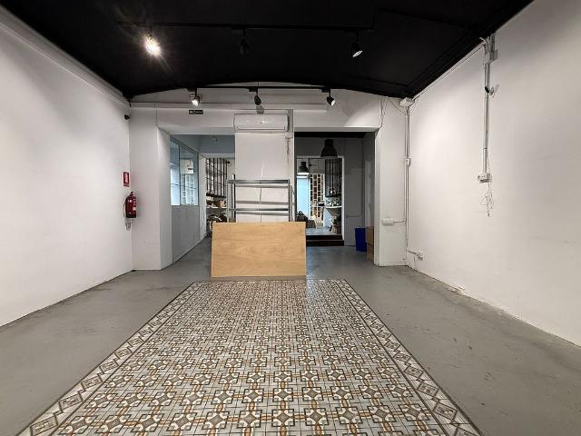 Local comercial en alquiler en calle De Roger de Llúria, Barcelona, de 161 m² 5 habitaciones por 2.500
