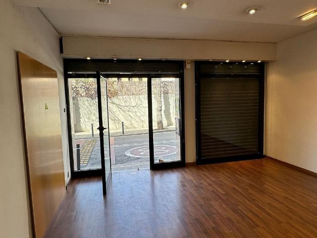 Local comercial en alquiler en calle De Ramon Miquel i Planas, Barcelona, de 60 m² 1 habitación por 900