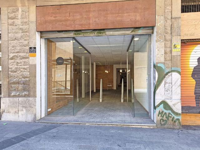 Local comercial en alquiler en calle De Reding, Tarragona, de 312 m² por 3.500