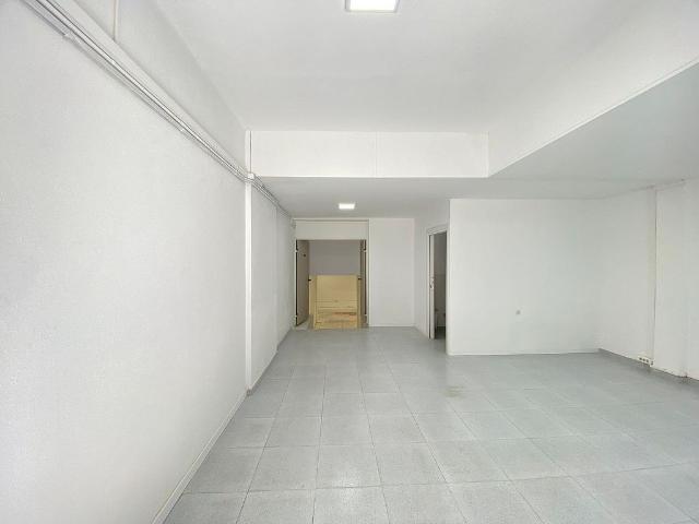Local comercial en alquiler en calle De Rius i Taulet, Sant Joan Despí, de 127 m² 2 habitaciones por 850