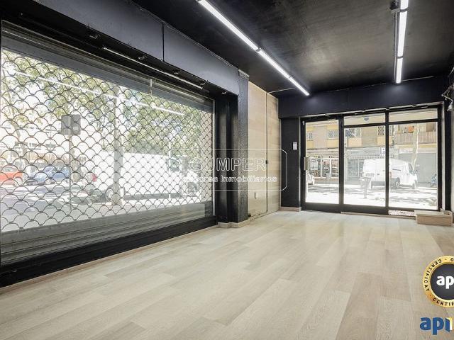 Local comercial en alquiler en calle De Torà, Barcelona, de 70 m² 2 habitaciones por 800
