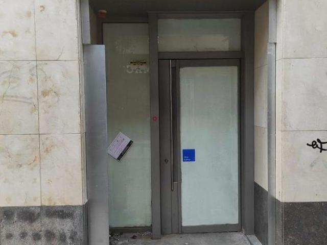 Local comercial en alquiler en calle De Verdi, Barcelona, de 165 m² 1 habitación por 1.583