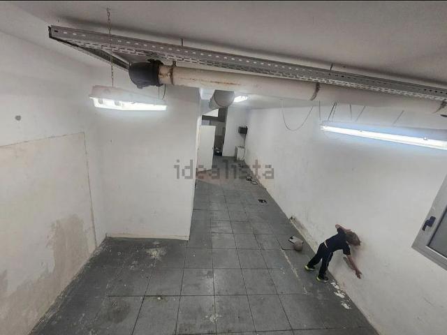 Local comercial en alquiler en calle De Vidal i Guasch, Barcelona, de 150 m² 4 habitaciones por 1.200