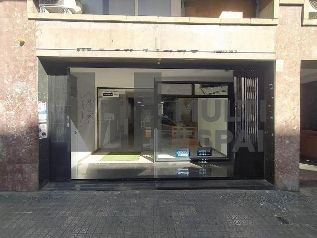 Local comercial en alquiler en calle De Viladomat, Barcelona, de 437 m² 1 habitación por 3.600