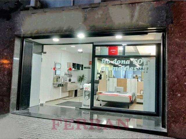 Local comercial en alquiler en calle De Viladomat, Barcelona, de 437 m² por 3.600