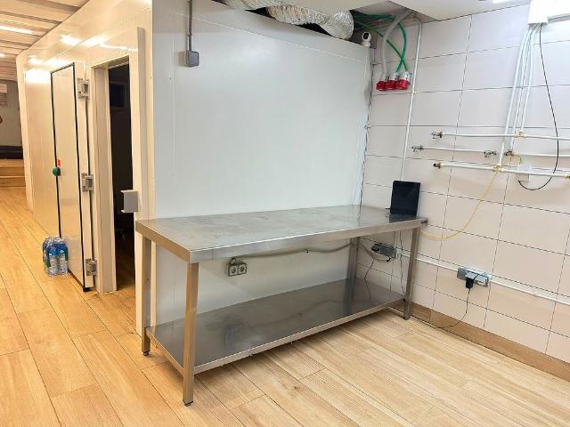 Local comercial en alquiler en calle De Viladomat, Barcelona, de 50 m² 1 habitación por 1.050