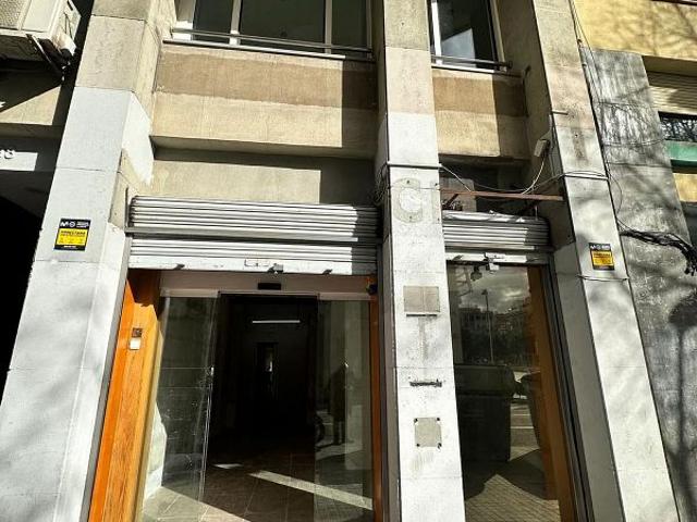 Local comercial en alquiler en calle De Viladomat, Barcelona, de 59 m² 1 habitación por 1.100