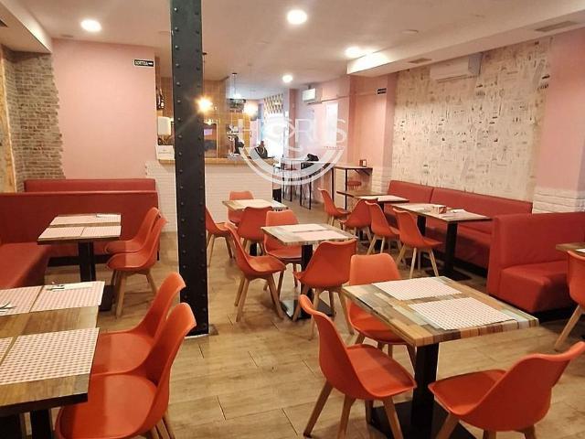 Restaurante en alquiler en calle De Viladomat, Barcelona, de 120 m² 1 habitación por 2.750