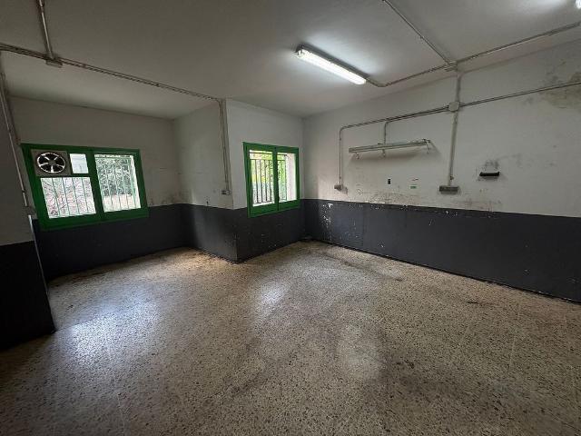 Local comercial en alquiler en calle De Vilapicina, Barcelona, de 105 m² 2 habitaciones por 1.300