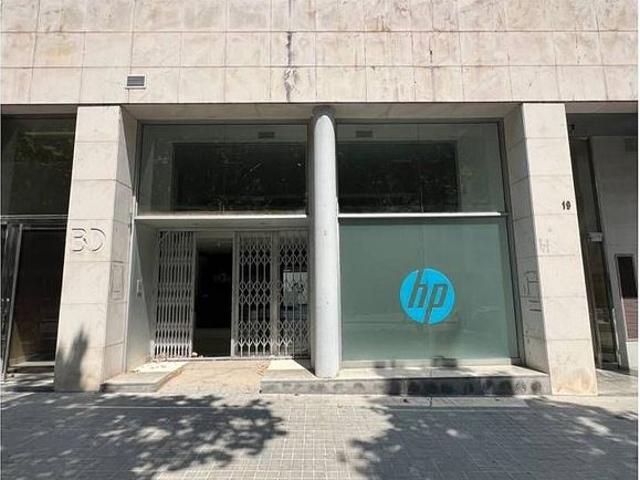 Local comercial en alquiler en calle Del Marquès de Comillas, Sabadell, de 350 m² por 2.000