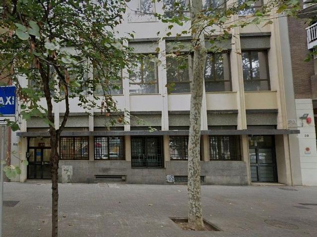 Local comercial en alquiler en calle Del Marquès de Campo Sagrado, Barcelona, de 575 m² 2 habitaciones por 5.725