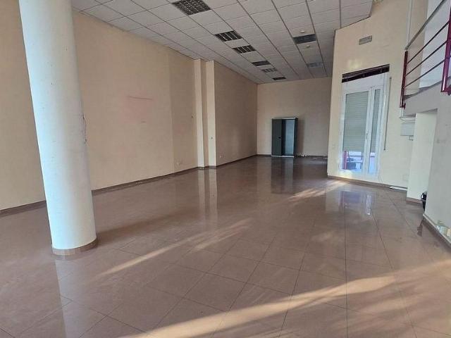 Local comercial en alquiler en calle Del Molí, Caldes de Montbui, de 150 m² por 990