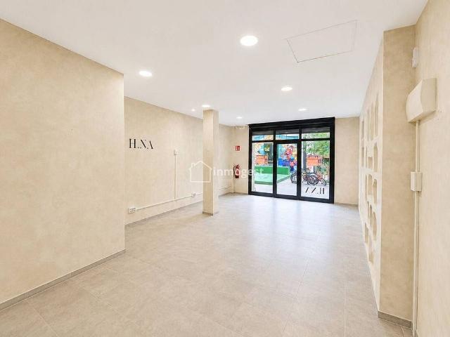 Local comercial en alquiler en calle Del Montseny, Girona, de 48 m² por 450