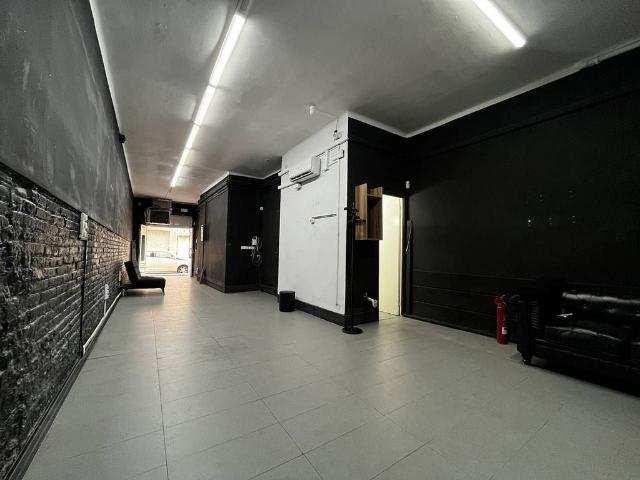 Local comercial en alquiler en calle Del Bogatell, Sant Adrià de Besos, de 90 m² por 750