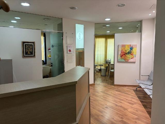 Local comercial en alquiler en calle Del Comte D'urgell, Barcelona, de 55 m² 3 habitaciones por 950