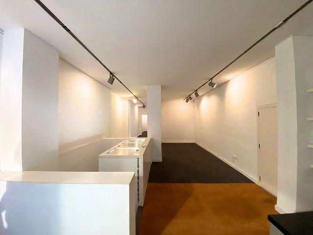 Local comercial en alquiler en calle Del Consell de Cent, Barcelona, de 131 m² 4 habitaciones por 6.500