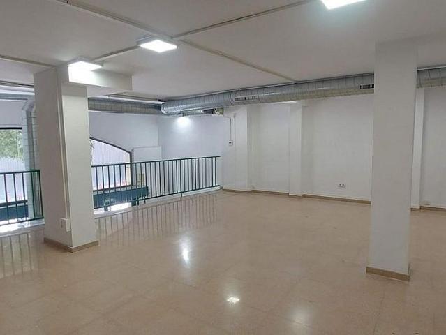 Local comercial en alquiler en calle Del Consell de Cent, Barcelona, de 180 m² por 1.800