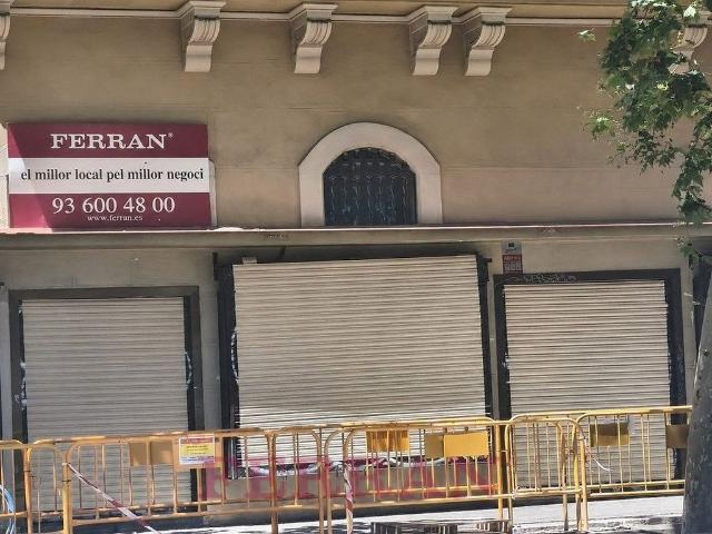 Local comercial en alquiler en calle Del Consell de Cent, Barcelona, de 65 m² por 2.250