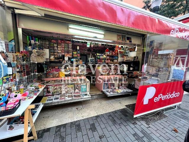Local comercial en alquiler en calle Del Doctor Pi i Molist, Barcelona, de 14 m² 1 habitación por 200