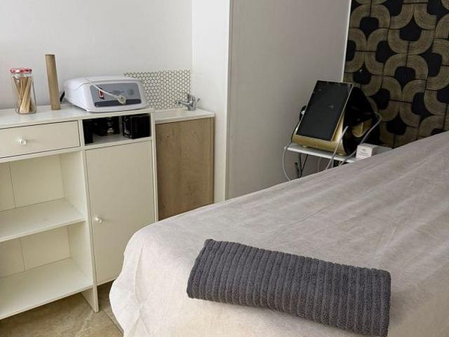 Local comercial en alquiler en calle Del Dos de Maig, Barcelona, de 130 m² 9 habitaciones por 1.275
