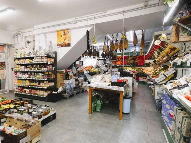 Local comercial en alquiler en calle Del Gironès, Sabadell, de 100 m² por 950