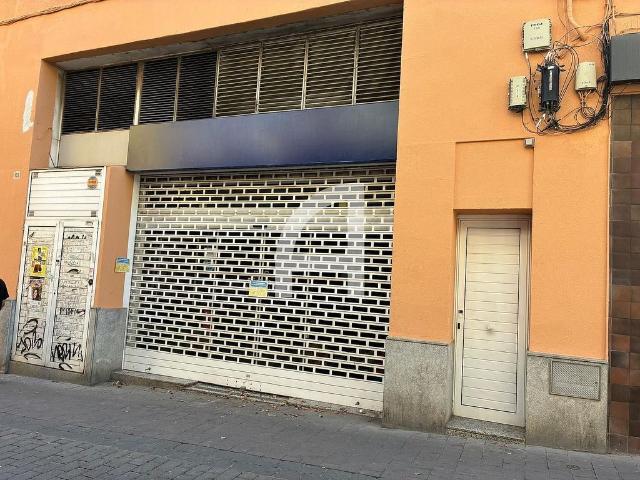 Local comercial en alquiler en calle Del Pare Manyanet, Molins de Rei, de 217 m² por 2.800