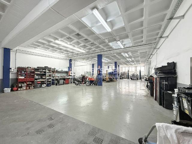 Local comercial en alquiler en calle Del Parlament, Vilanova i La Geltrú, de 353 m² 1 habitación por 3.500