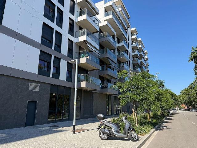 Local comercial en alquiler en calle Del Plom, Barcelona, de 108 m² 1 habitación por 2.000