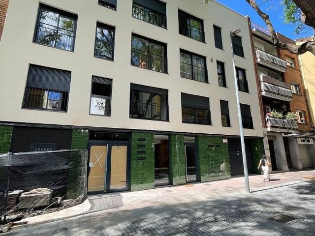 Local comercial en alquiler en calle Del President Companys, Santa Coloma de Gramanet, de 500 m² 2 habitaciones por 4.000