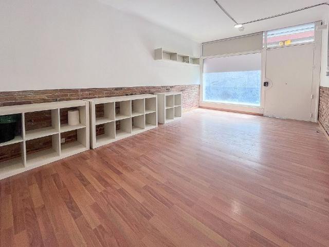 Local comercial en alquiler en calle Del Riu de L'or, Barcelona, de 32 m² 1 habitación por 850