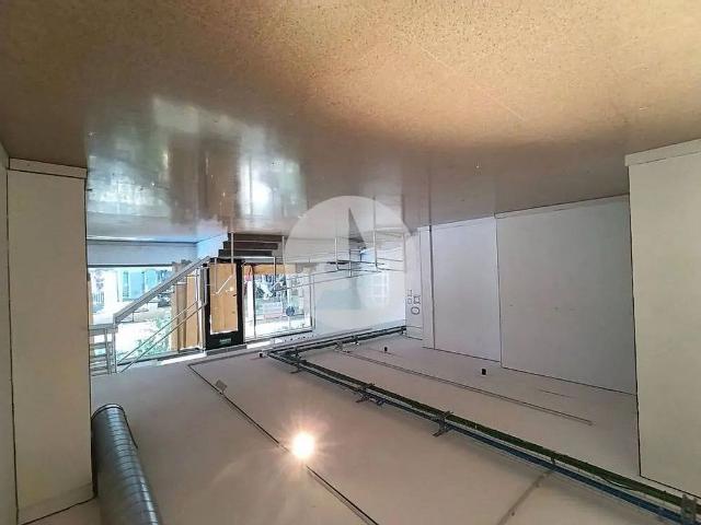Local comercial en alquiler en calle Del Rosselló, Barcelona, de 565 m² por 5.600