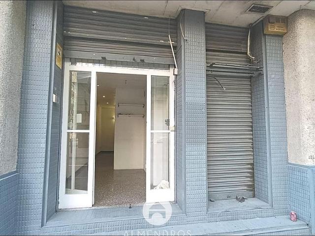Local comercial en alquiler en calle Del Taquígraf Garriga, Barcelona, de 22 m² 2 habitaciones por 550